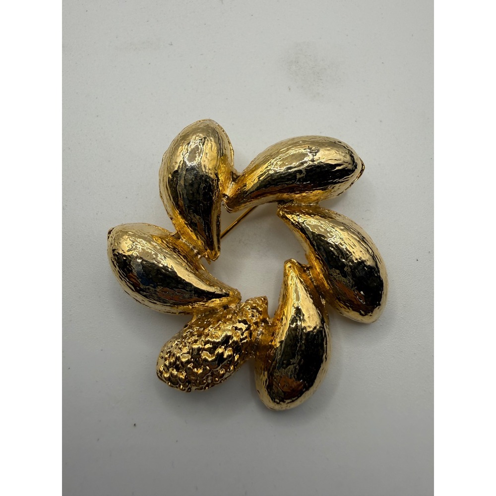 Vintage Gold Tone Textured Petal Wreath Brooch Pin Sculptural Statement Jewelry